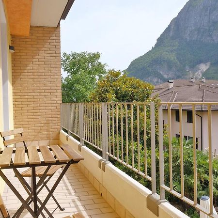 Appartamenti Alle 5 Torri Меццоломбардо Экстерьер фото